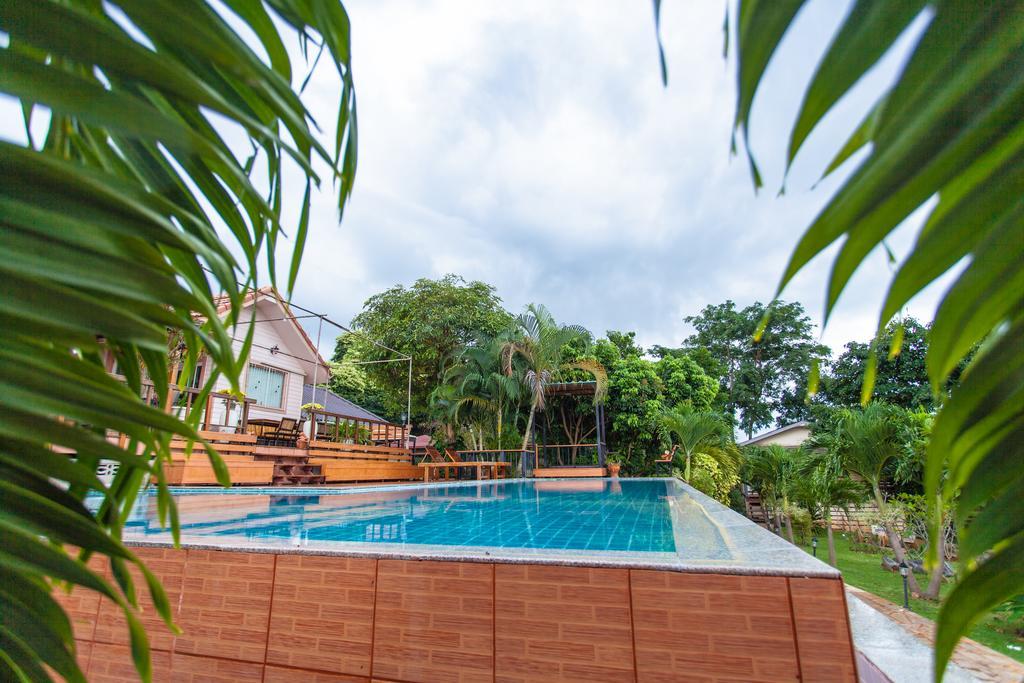 Dusit Talai Resort Nong Nam Daeng Exterior foto